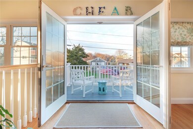 French doors on main living level lead to a balcon