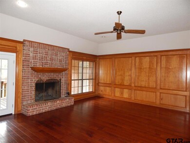 1228 1228 Luann Ln, Tyler, TX 75703 - photo 4