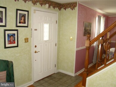 142 Trimble Blvd, Brookhaven, PA 19015 - photo 2