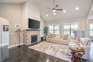 7-web-or-mls-851 Edenmore Cir, Nixa 4