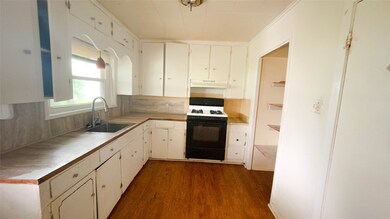 6820 Beachwood St, Houston, TX 77021 - photo 5