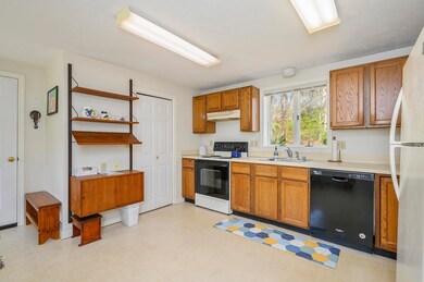 43 Carriage Ln, Barnstable, MA 02630 - photo 4