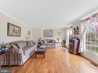 8721 Cardinal Forest Cir, Laurel, MD 20723 - photo 6