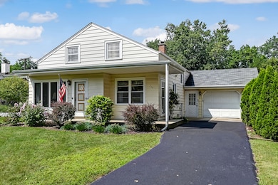 unlisted-address, Clarendon Hills, IL 60514 - photo 2