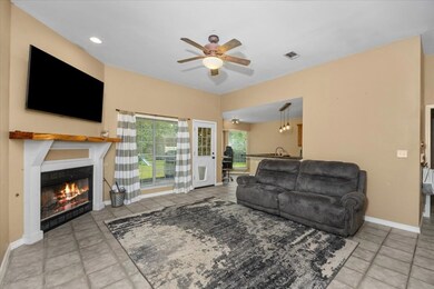 201 Sandalwood St, Lufkin, TX 75904 - photo 6