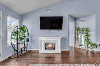 5506 SW Cantabella St, Topeka, KS 66614 - photo 4