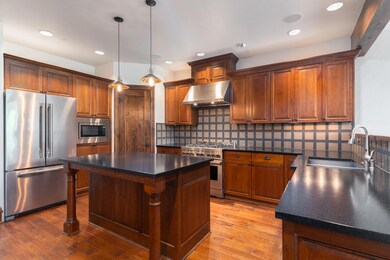 858 SW Crestline Dr, Bend, OR 97702 - photo 4