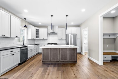 1027 Excalibur Dr, Morgantown, WV 26508 - photo 6