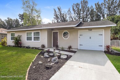 002-photo-front-view-8948269