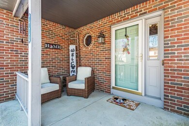 1011 Oakshade Drive-4.jpg-SMALL