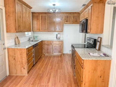 1610 Hursh Ave, Wichita Falls, TX 76302 - photo 5