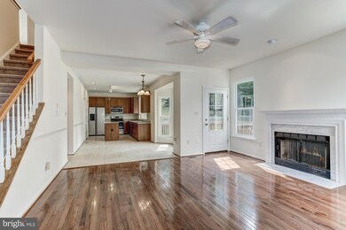 18845 Beaten Path Ct, Triangle, VA 22172 - photo 7