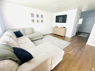 2051 W Lydia Ln, Syracuse, UT 84075 - photo 3