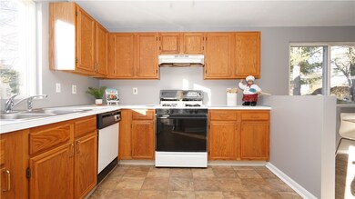 479 Providence St unit B1, Warwick, RI 02886 - photo 3