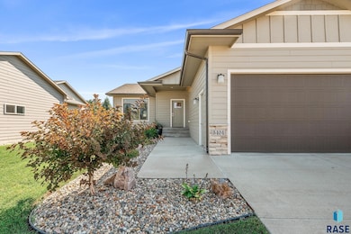 5404 S Whisper Cove Trail, Sioux Falls, SD 57108 - photo 3