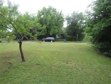 1301 W Sears St, Denison, TX 75020 - photo 2