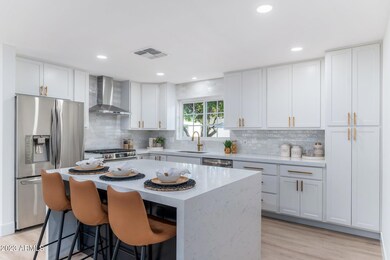 3035 E Montecito Ave 03