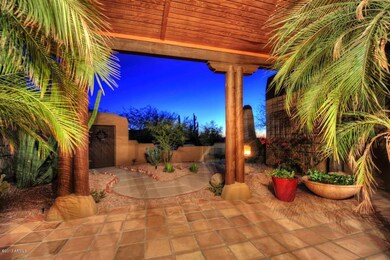 007_Courtyard-Night