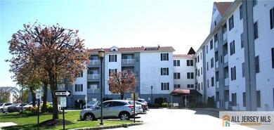 Shore Gate Village Grand Condominium unit 311, South Amboy, NJ 08879 - photo 2