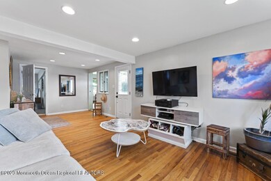 LivingRoom2-439ShadyLn-Hom