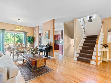 110 Crownshield Ave unit 110, Uxbridge, MA 01569 - photo 3