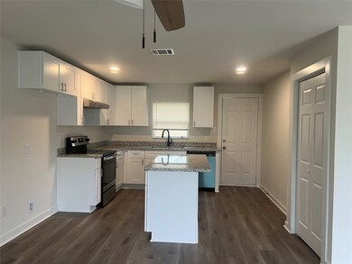 1018 Reverend b j Lewis Dr, Houston, TX 77088 - photo 4