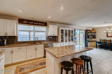 3022 E Sierra St Phoenix AZ-large-009-00