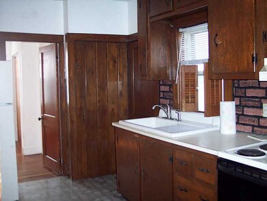 42 Congregational St, Bristol, RI 02809 - photo 3