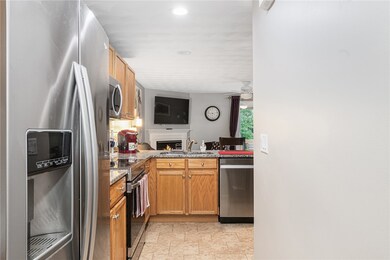 450 Providence St unit 27, West Warwick, RI 02893 - photo 6