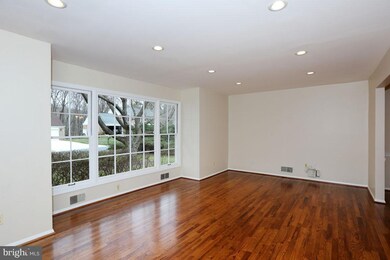 12840 Huntsman Way, Potomac, MD 20854 - photo 5