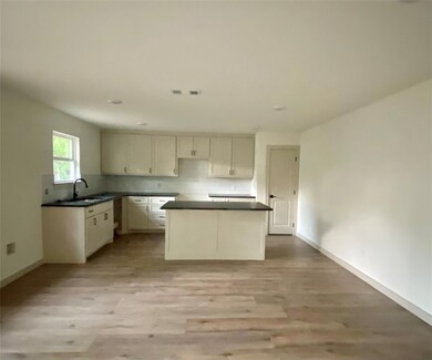 1901 N Main St, Bonham, TX 75418 - photo 3