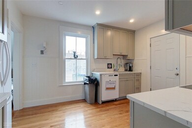 8 Bayview Ave unit 2, Newport, RI 02840 - photo 6
