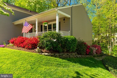 5922 Burnside Landing Dr, Burke, VA 22015 - photo 2