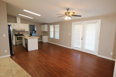eat in area- kitchen