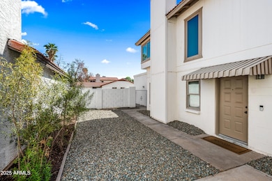 5026 W Gelding Dr, Glendale, AZ 85306 - photo 5