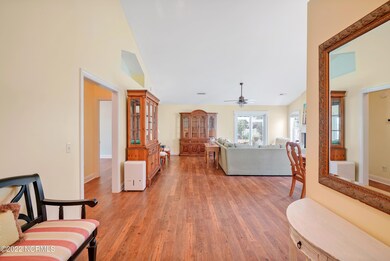 207WatersPointCourt-05