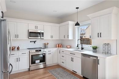 27 Holly St, East Providence, RI 02915 - photo 3