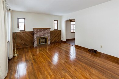 1423 64th St, Windsor Heights, IA 50324 - photo 3