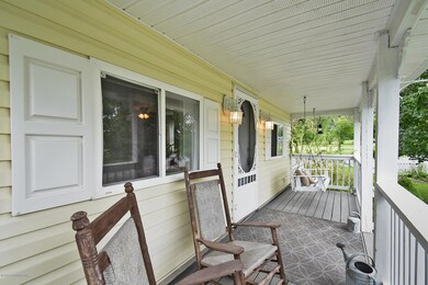 362 E 3rd St, Wind Gap, PA 18091 - photo 7