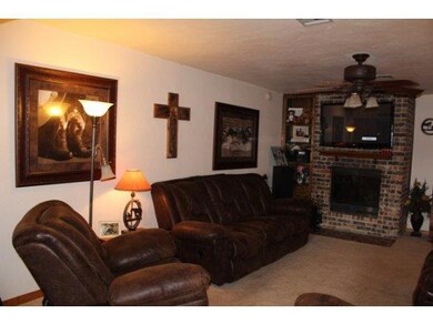 213 Swales Blvd, Elk City, OK 73644 - photo 4