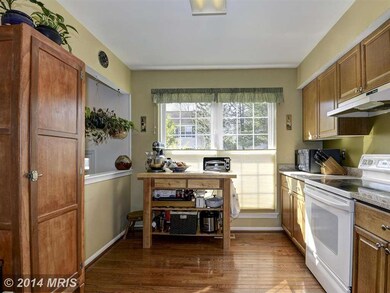 12266 Wye Oak Commons Cir, Burke, VA 22015 - photo 5