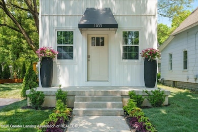 1033 May St 5