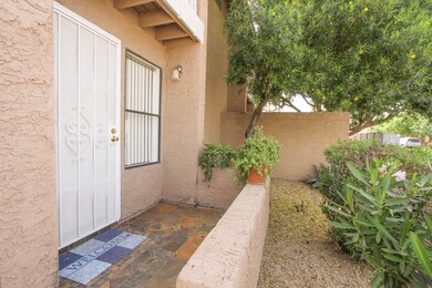 2841 E Tracy LN 1-5