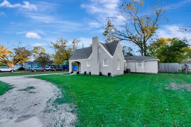 1734 E California St, Gainesville, TX 76240 - photo 2