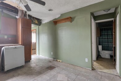 Kitchen/bathroom