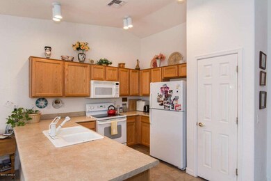3499-E-Hazeltine-Way-MLS--11