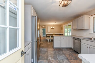 22 Smith Sanborn Rd, Chichester, NH 03258 - photo 2