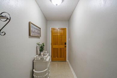 808 S Fairview Cir, Alvin, TX 77511 - photo 6