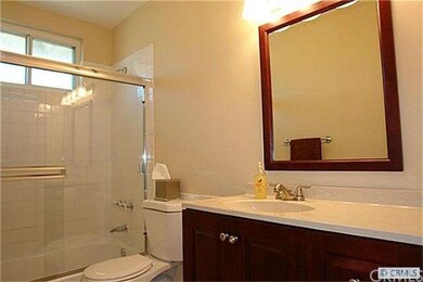 Front Unit Full bath main upstairs