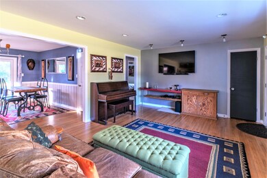 Living Room 02